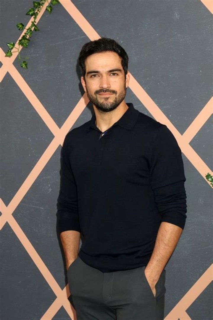 Alfonso Herrera Bio Alfonso Herrera Bio
